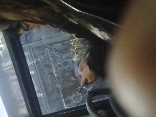 Sie macht es sich vor der Kamera