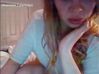 Die sexy rothaarige Schlampe zeigt sich nackt