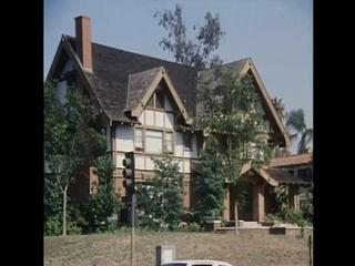 Alter ganzer Porno mit einer hei&szlig;en haarigen Muschi