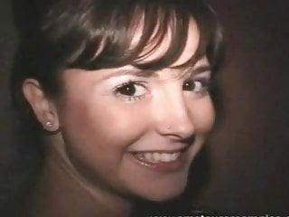 Süsses Babe bekommt ihre Muschi vollgespritzt