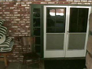 Hübsche Teenagerin vom schwarzen coach gefickt