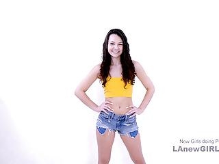 Süßes Teen Model wird beim Casting gefickt